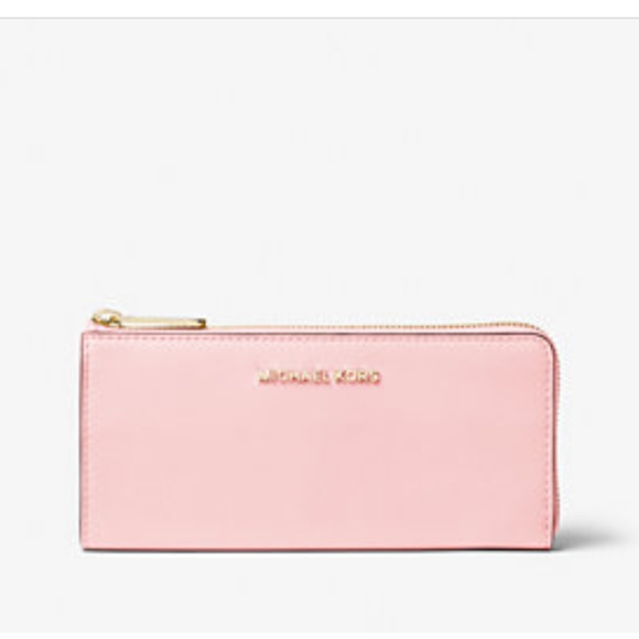 Michael Kors Jet Set Large Logo Quarter Zip Wallet